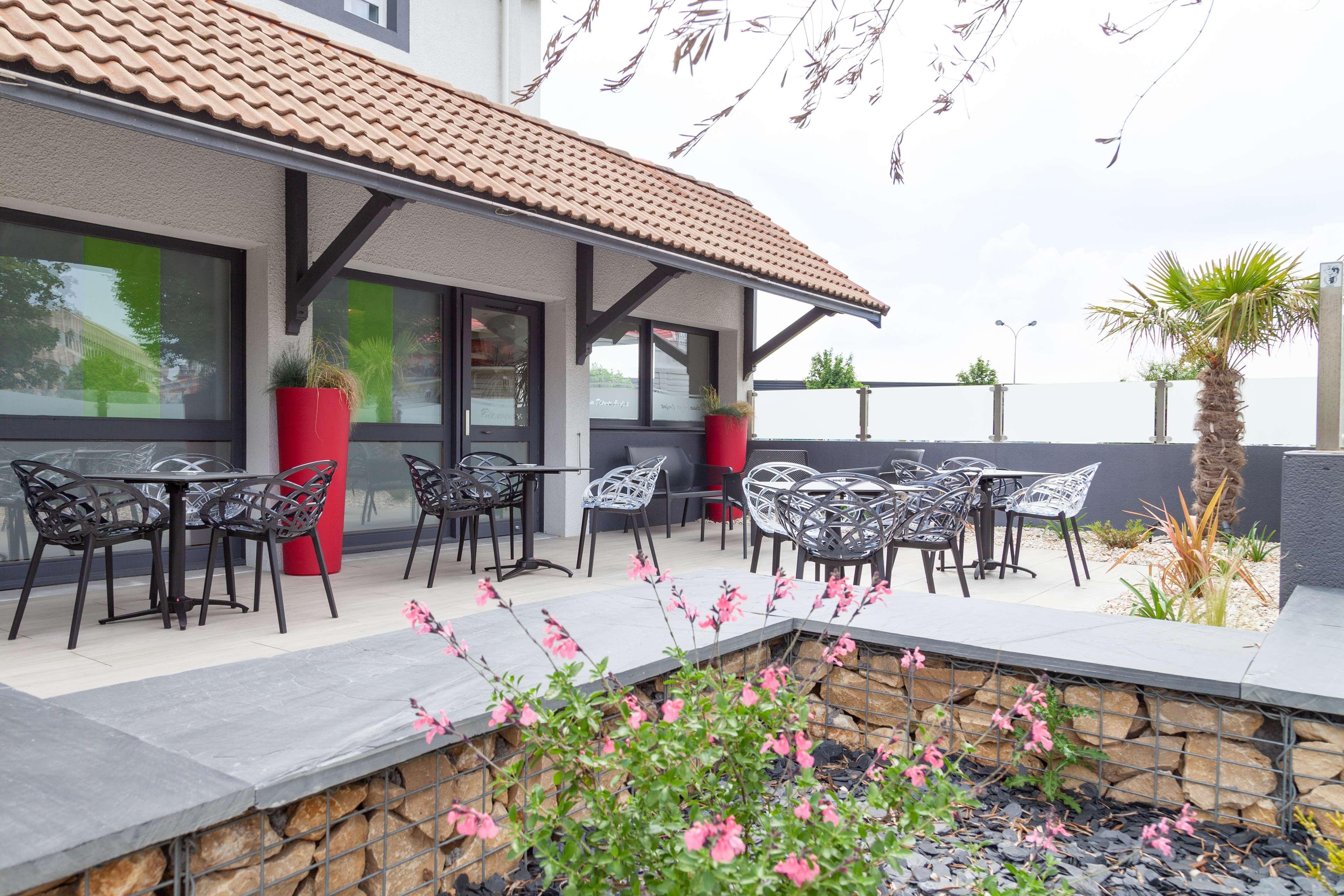 Kyriad Niort-Espace Mendesfrance Exterior foto